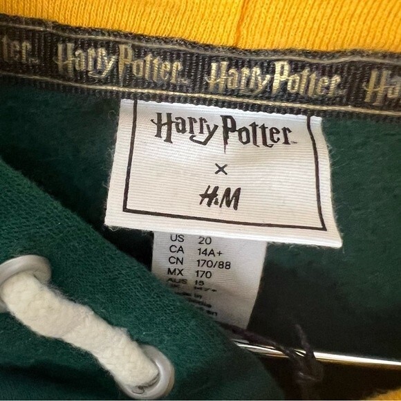H&M Harry Potter Hogwarts Hoodie - Picture 9 of 15